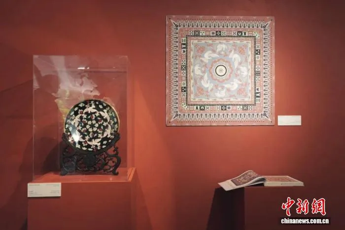 清华大学美术学院敦煌艺术研究及设计成果中国香港特展启幕