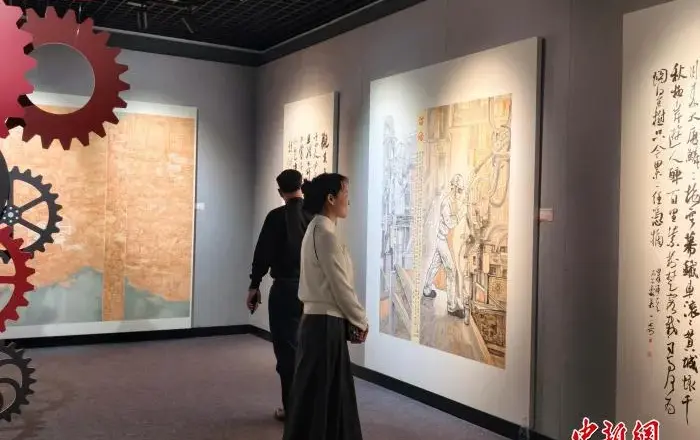 广西工业重镇举行艺术作品双年展 以笔墨诠释工业美学