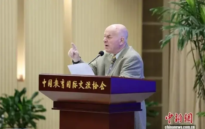 “赛考斯”将在罗马与殷玉珍重逢:很期待!可能还会哭;计划2027年再去中国